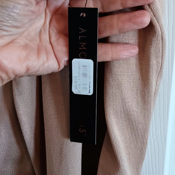 Almost Famous Sweater Women's Tan Size 3XL New W Tags - Picture 4 of 5